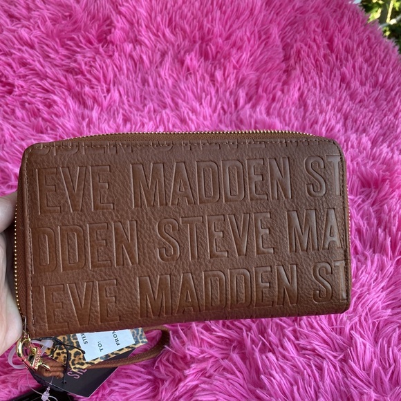 Steve Madden faux leather embossed logo gold tone hardware wallet NWT - Picture 10 of 10
